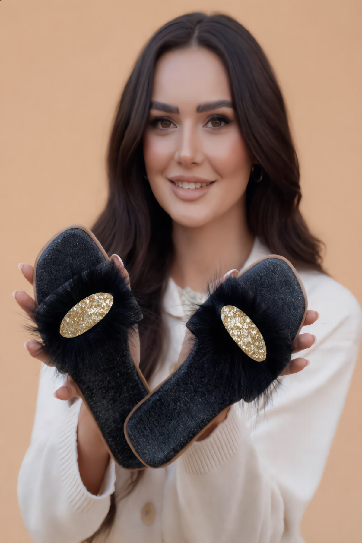 Tüylü Kadın ev Terliği