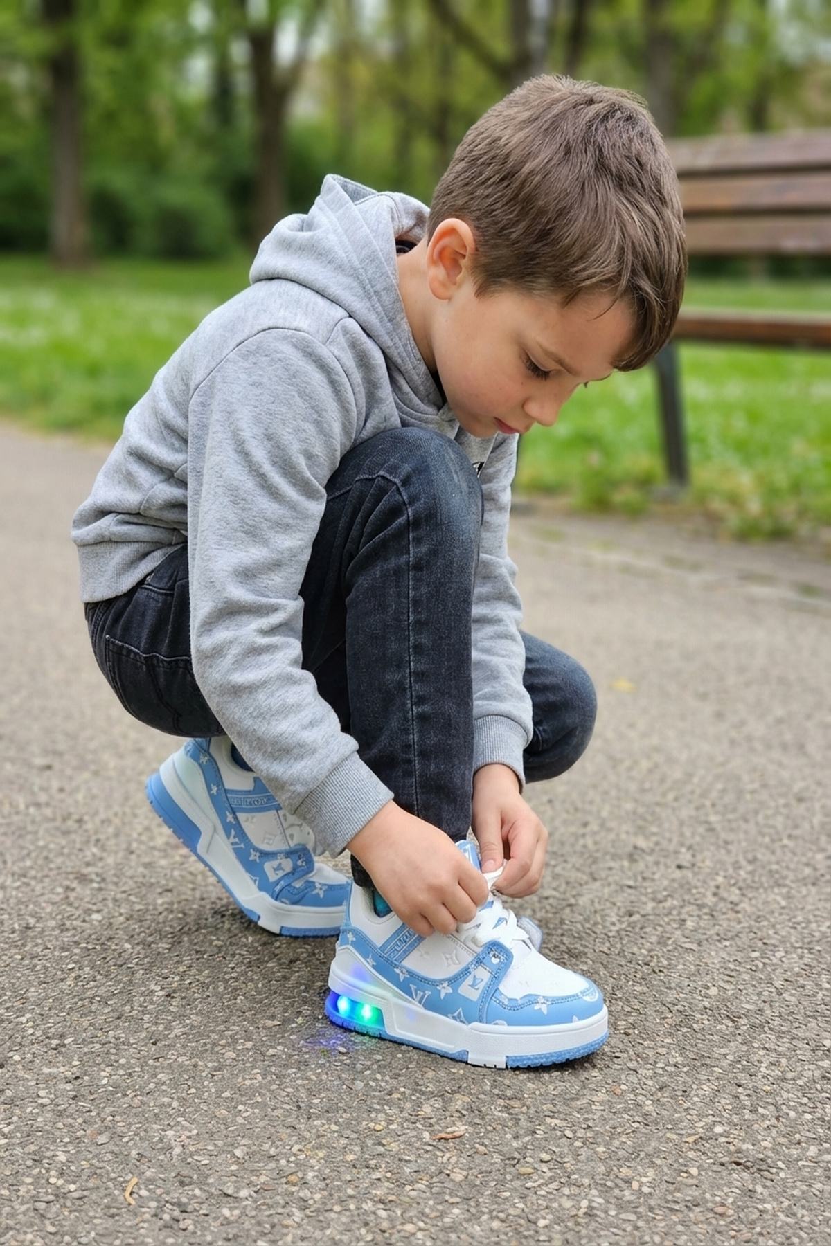 Louis Vuitton Çocuk ve Bebek Işıklı Ayakkabı