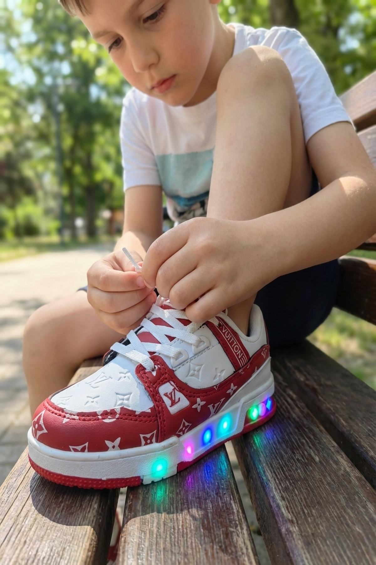 Louis Vuitton Çocuk ve Bebek Işıklı Ayakkabı