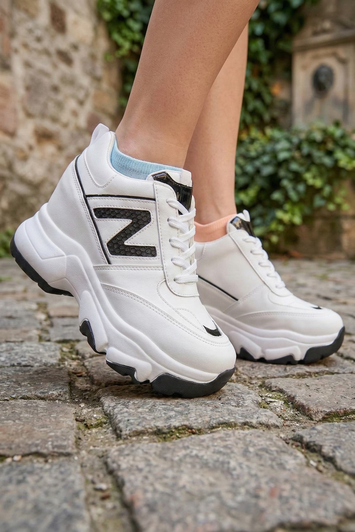 Gizli Yüksek Topuklu Kadın Spor Ayakkabı