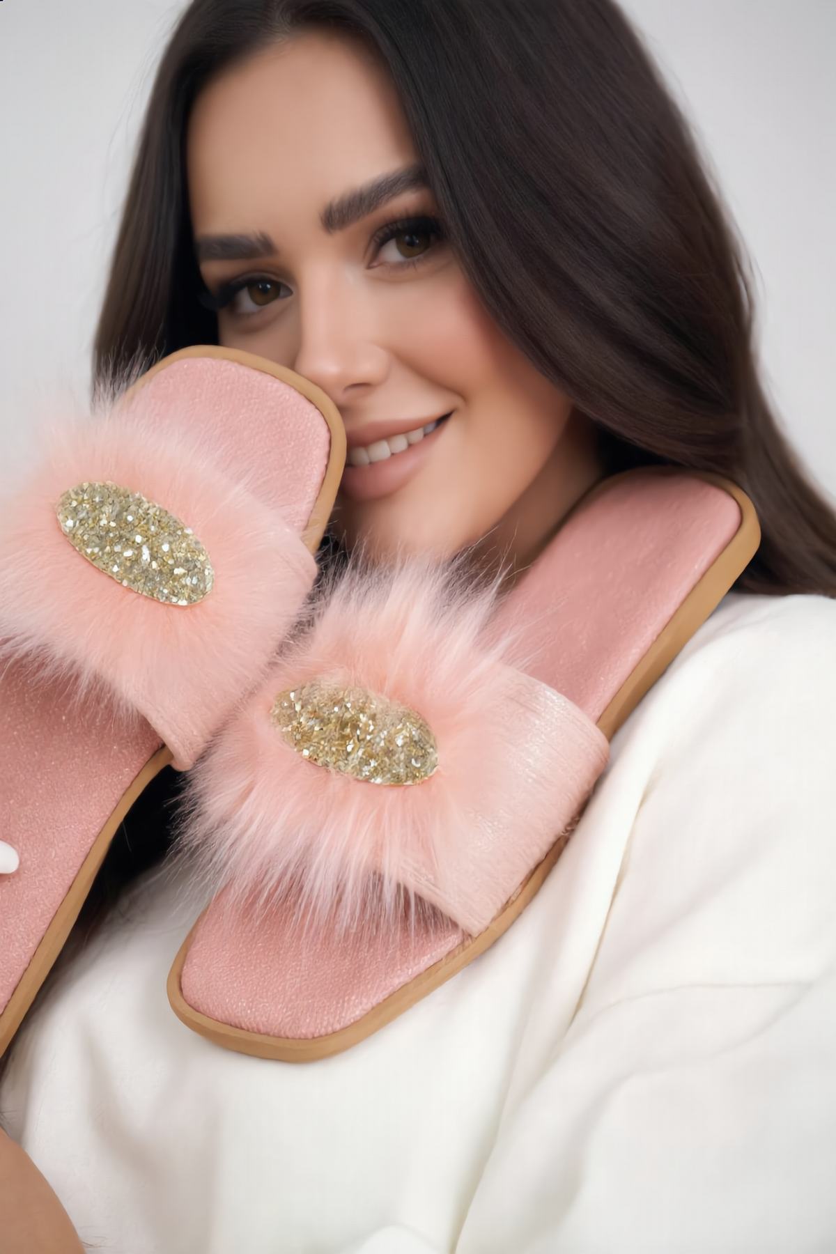 Tüylü Kadın ev Terliği