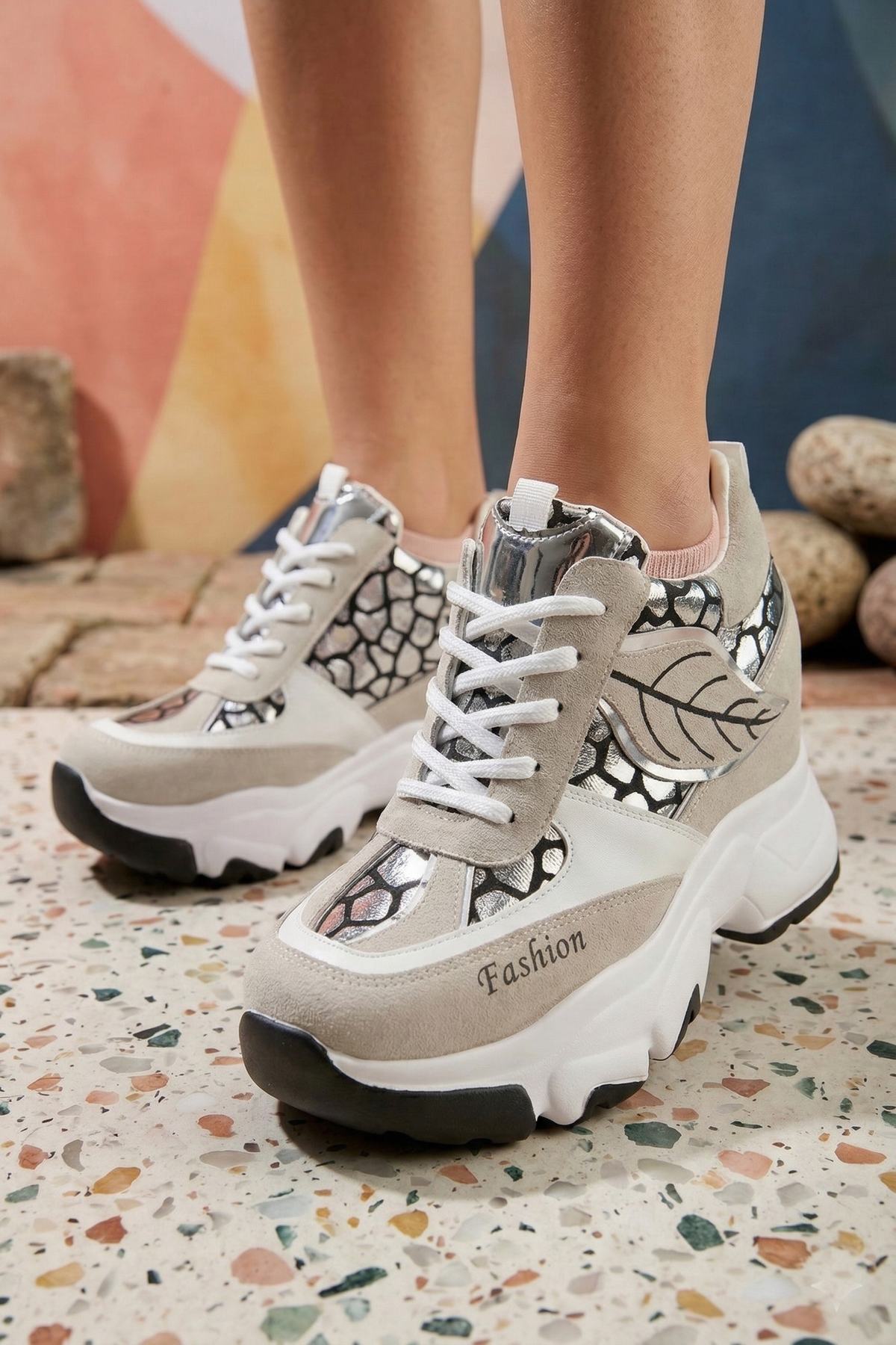 Yaprak Desenli Gizli Yüksek Topuklu Kadın Spor Ayakkabı