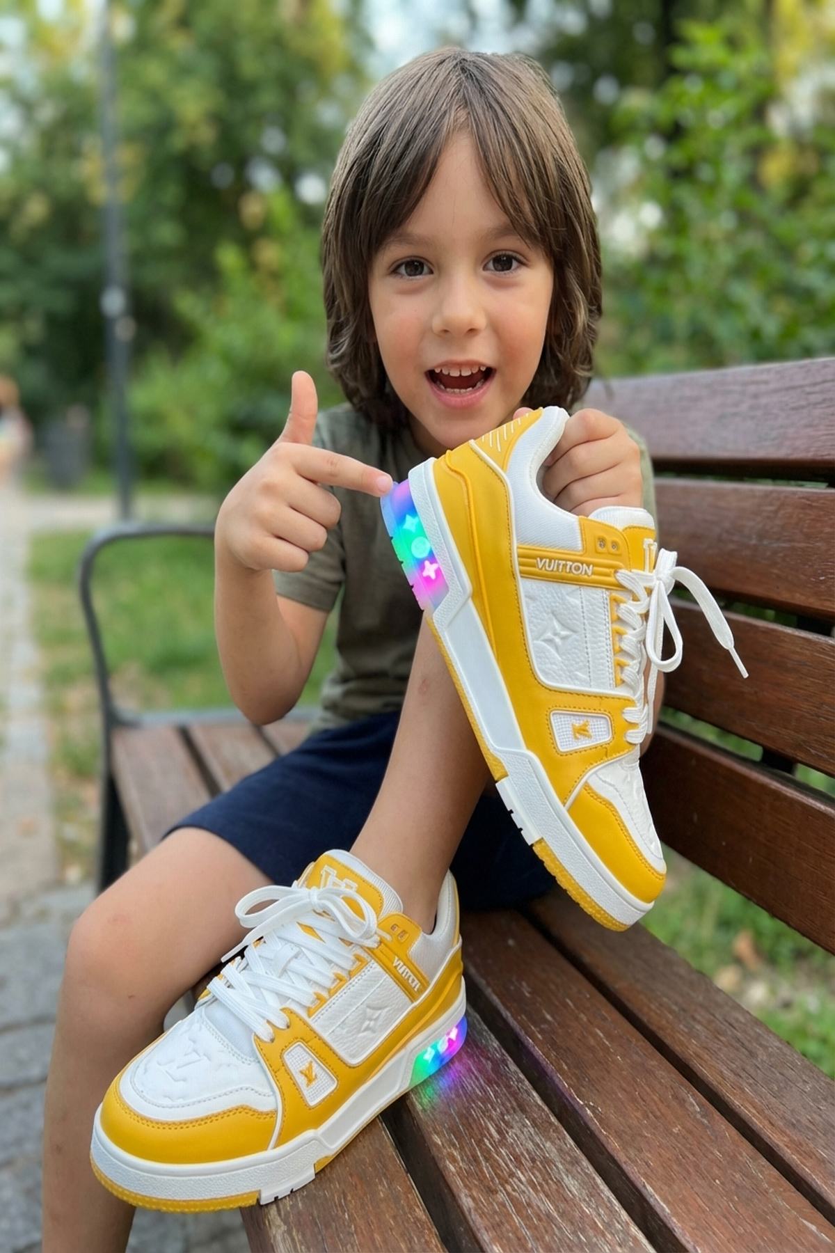 Louis Vuitton Çocuk ve Bebek Işıklı Ayakkabı