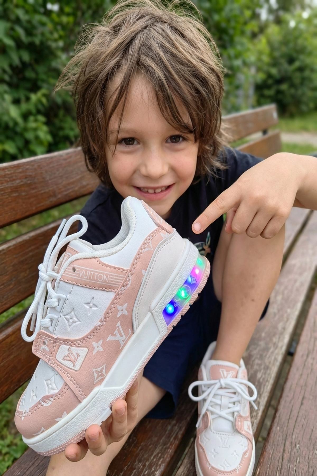 Louis Vuitton Çocuk ve Bebek Işıklı Ayakkabı