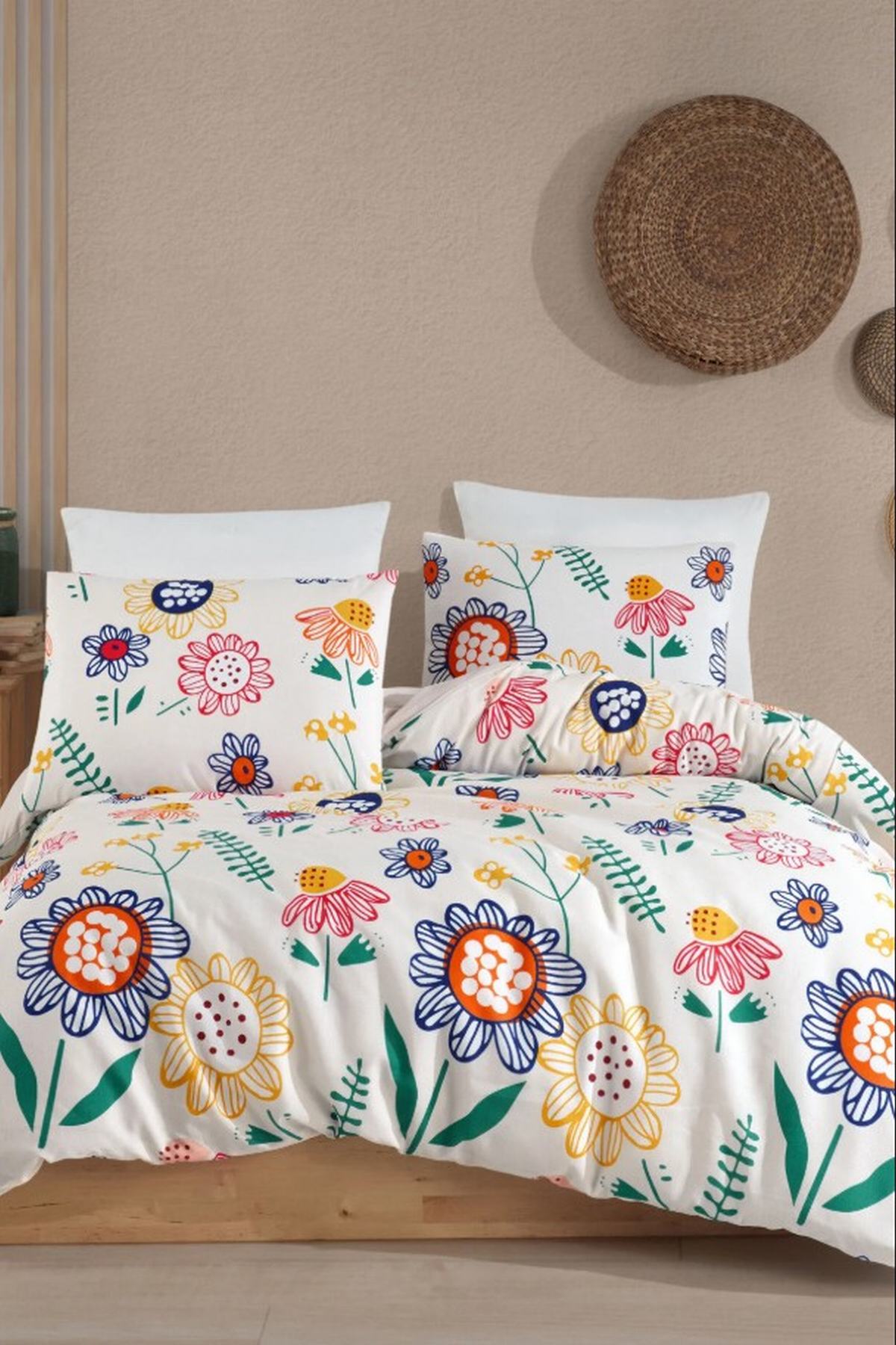 Çift Kişilik Çiçek Desenli Nevresim Takımı